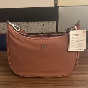 Lululemon City essentials small shoulder bag
